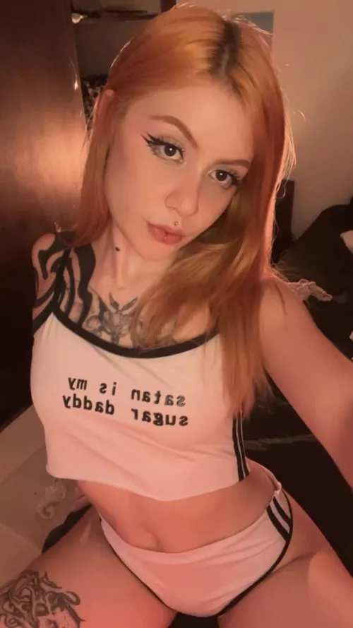 Does my tiny 18yo body look good in croptops?