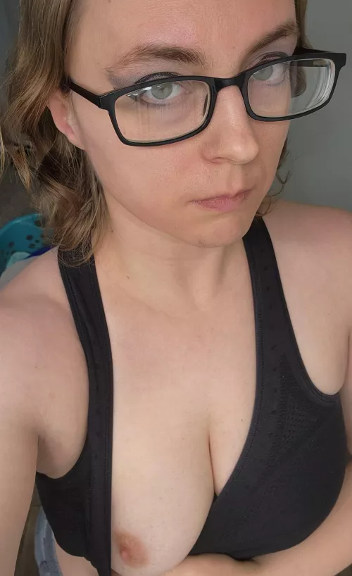 Good evening, lovely gents and gals! Hope you're having a great night!