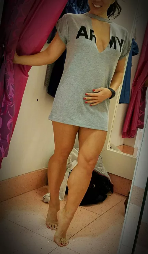 legs and toes..-sa (@sweetkoreanspice)