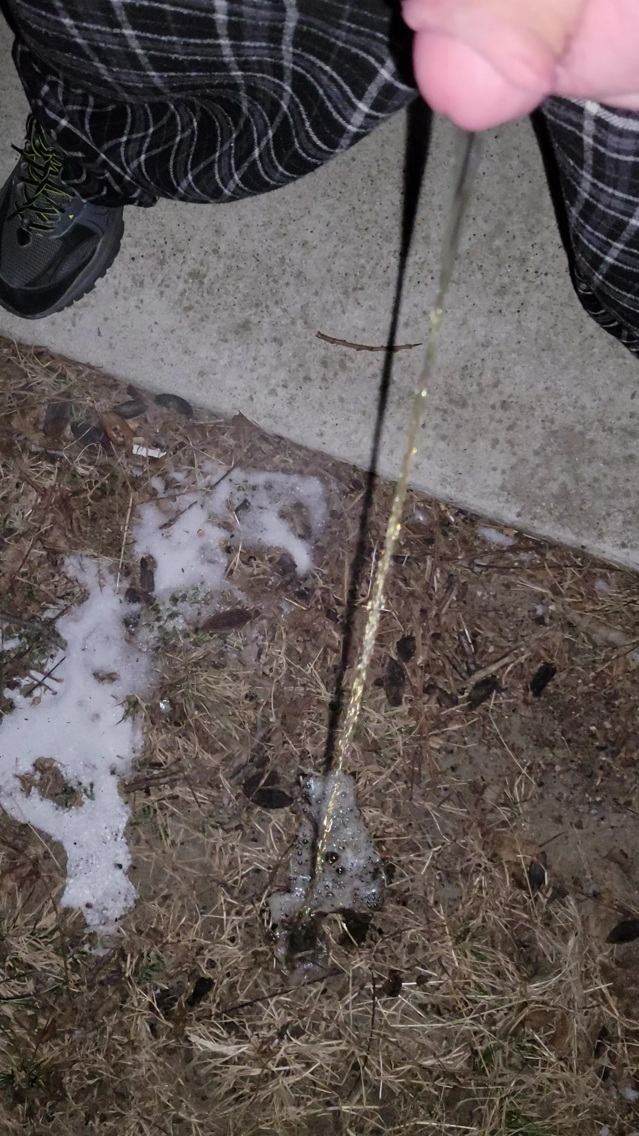 Love pissing outside during the winter