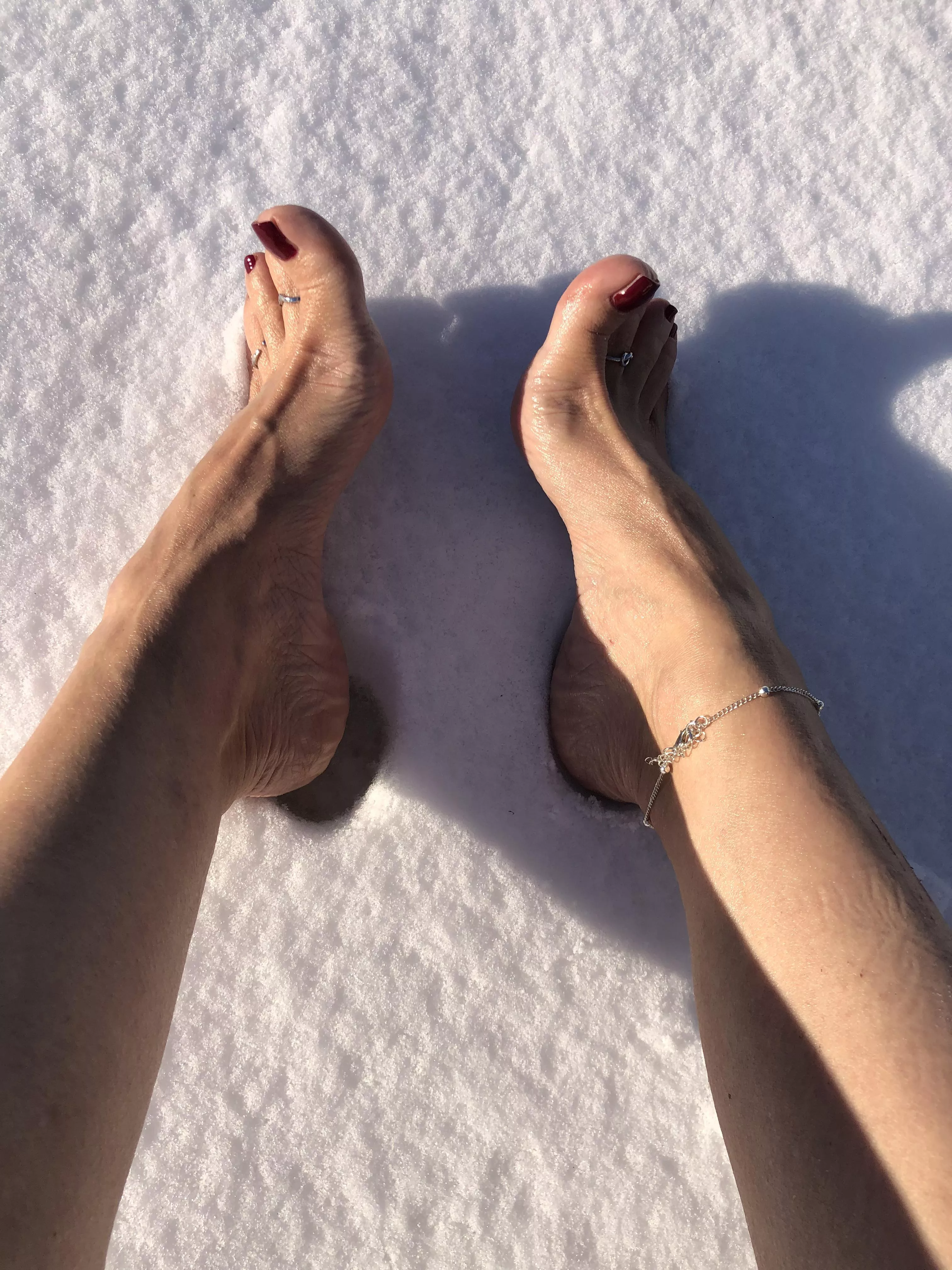 Oil feet and cold snow