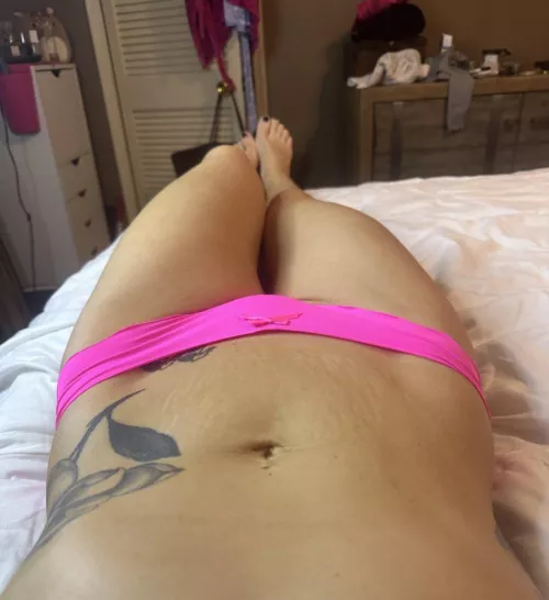 The PoV of my sexy pink bow!