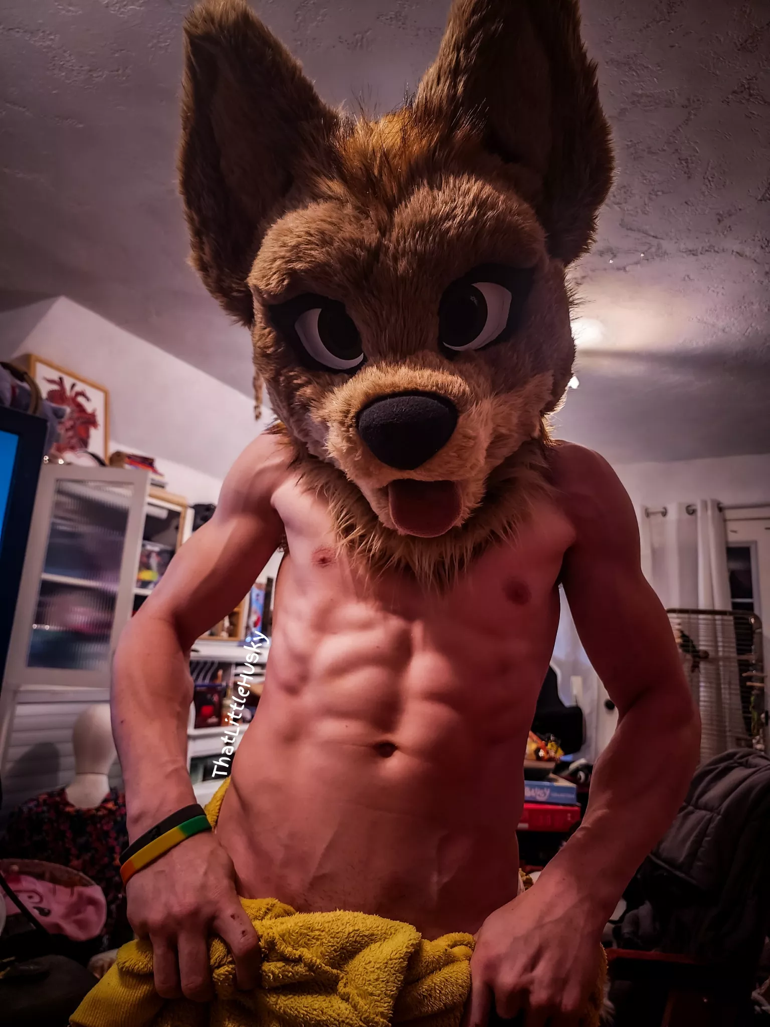 This knotty little puppy likes to play ruff~ 🐕‍🦺💪