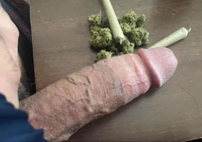 After dinner sesh 🌿💨🤘🏽🤘🏽💨🌿[m]