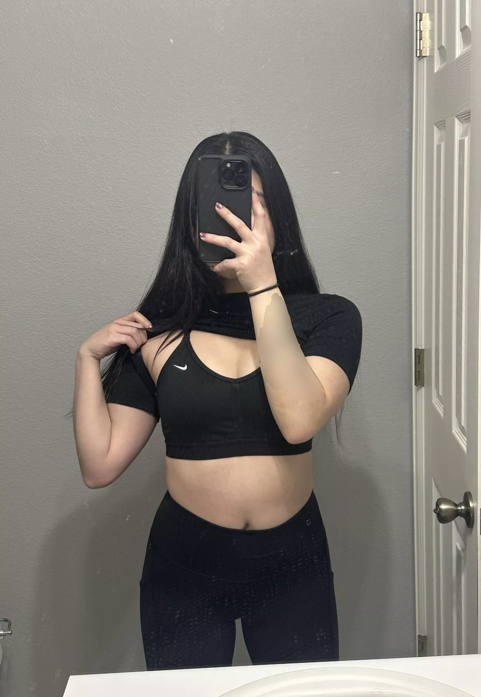 Any white men looking for an asian hole to cum into?