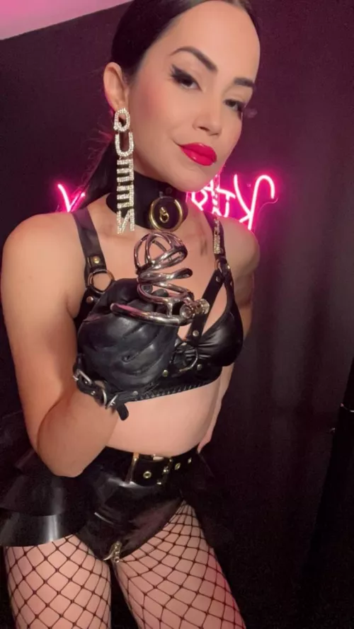 Beta dicklets belong in cages to ensure that learning neccessary mouth skills is their primary focus!👅