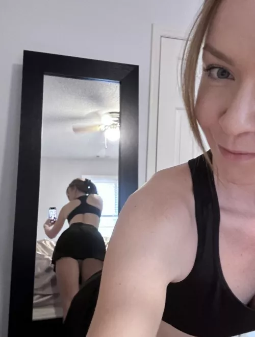 Come play [tennis] with me (f)