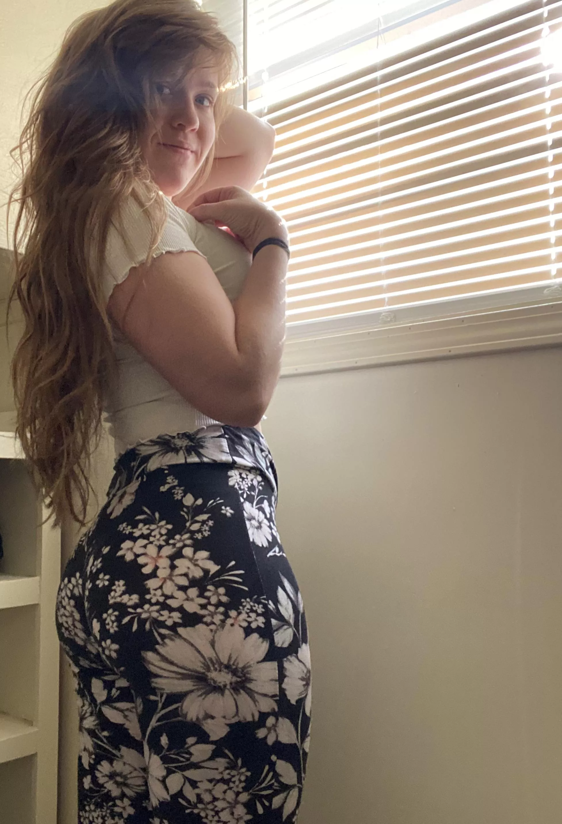 Every woman should own a pair of pants like these [f]