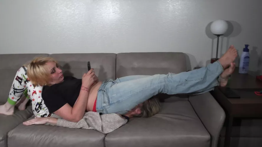 Glimmer lounging on Bunny again