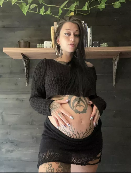 Goth bump🖤🖤🖤