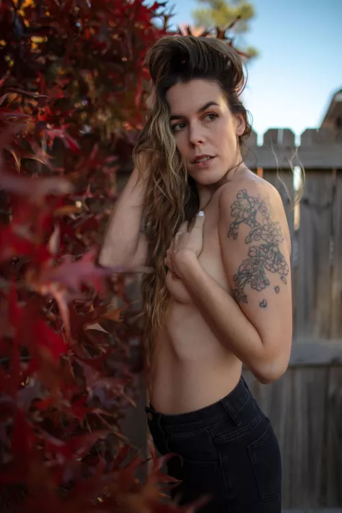 My wife in only jeans 😮‍💨