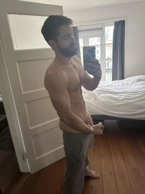 scruffy lads do it best