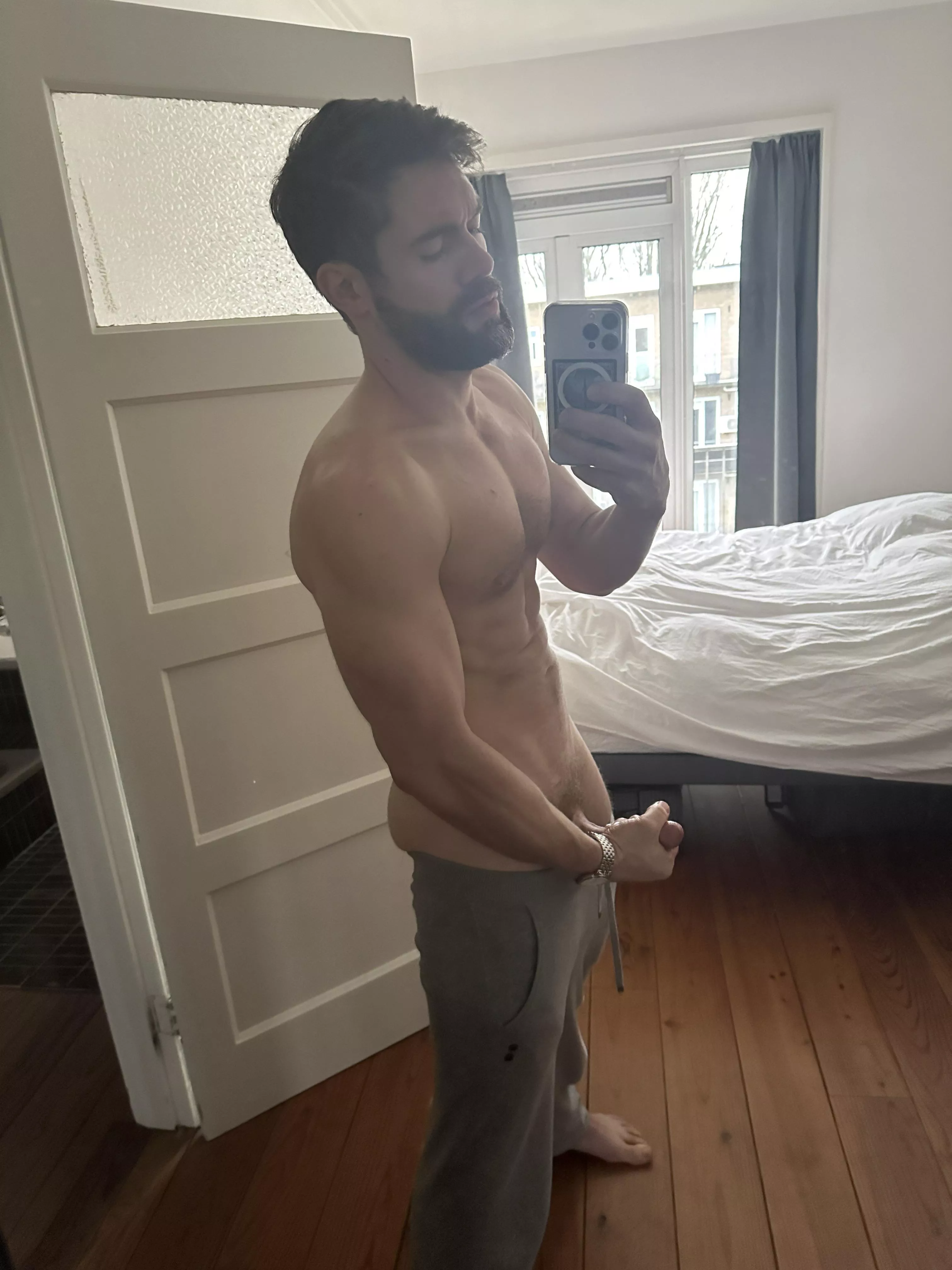 scruffy lads do it best