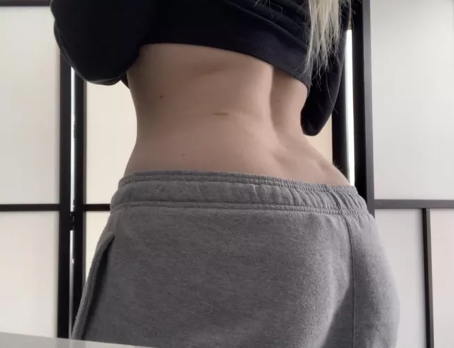 wanted to show off my back dimples td ☺️