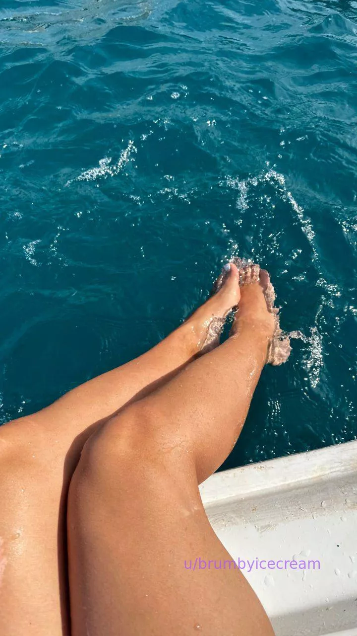 wet toes, peaceful vibes, fishin for someone to join me in this paradise ;) F19 [IRTR]