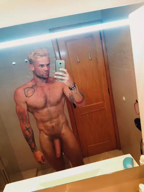 wish someone knock the door and....This is from Prague, come to visit us