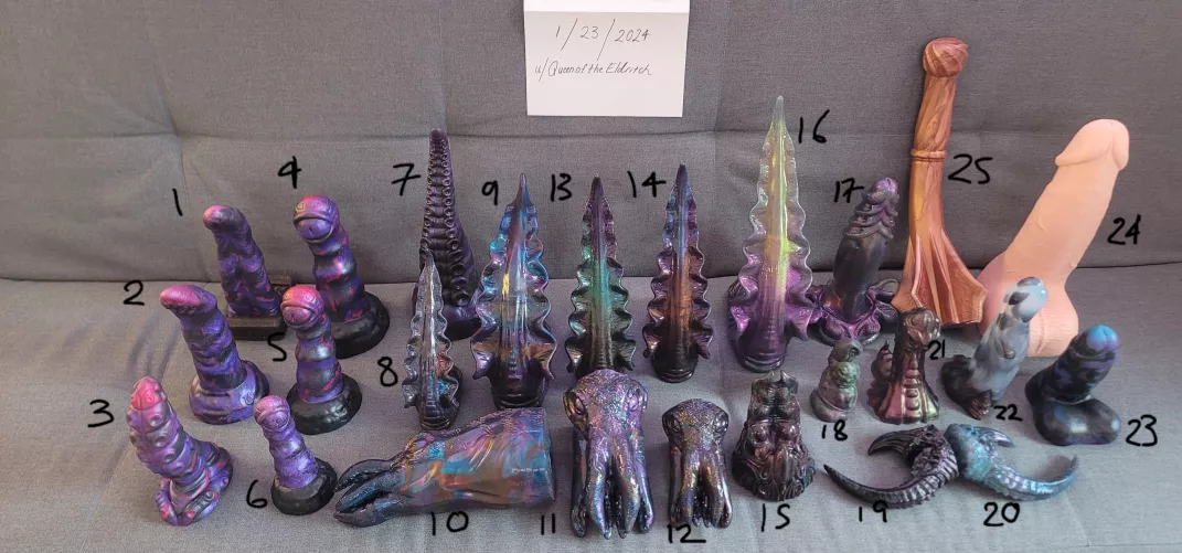 WTS Galaxy/Oil Slick Collection ( 25 TOYS)