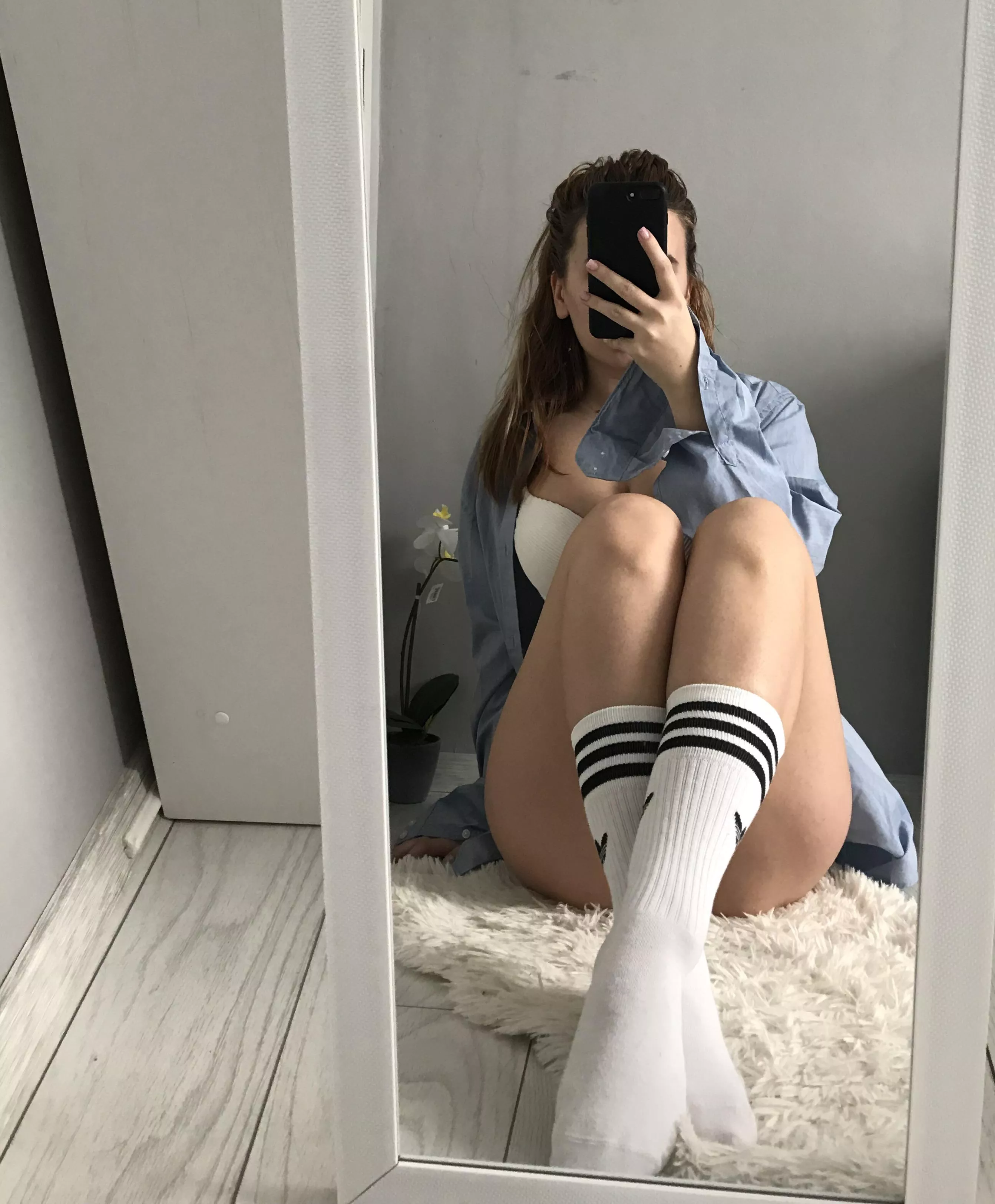 Do you wanna smell them ? [f]