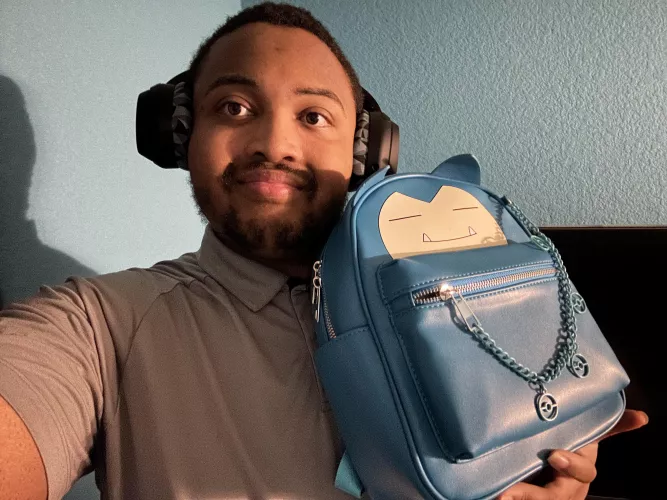 Happy soon-to-be weekend gaymers! Have a bag with the best boi on it :)