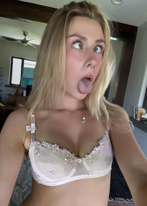 My gag reflex and ahegao face gives the perfect combo