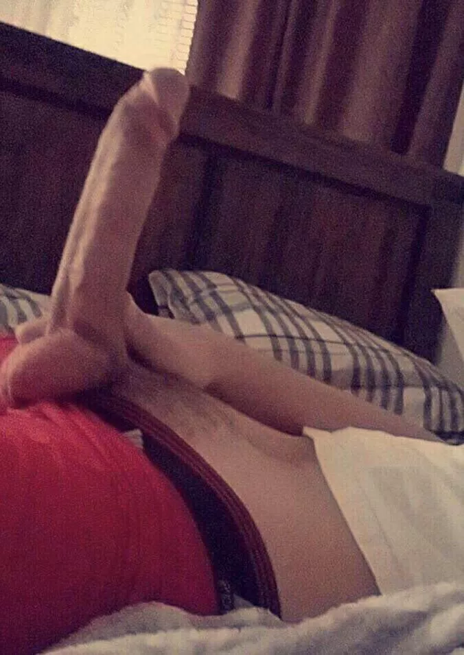 Old pic from college. Anyone like engineering nerds with big cocks?