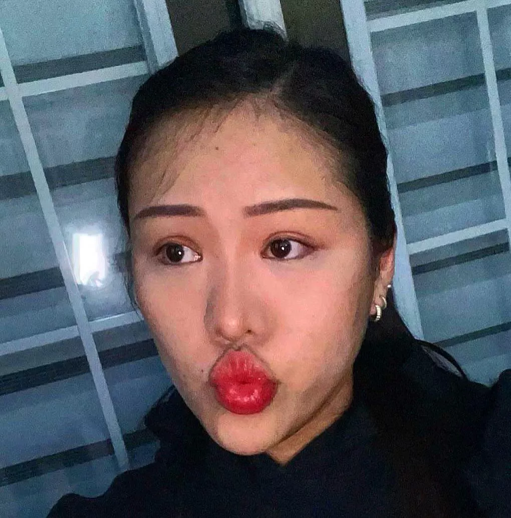 Happy Saturday! Read my bio