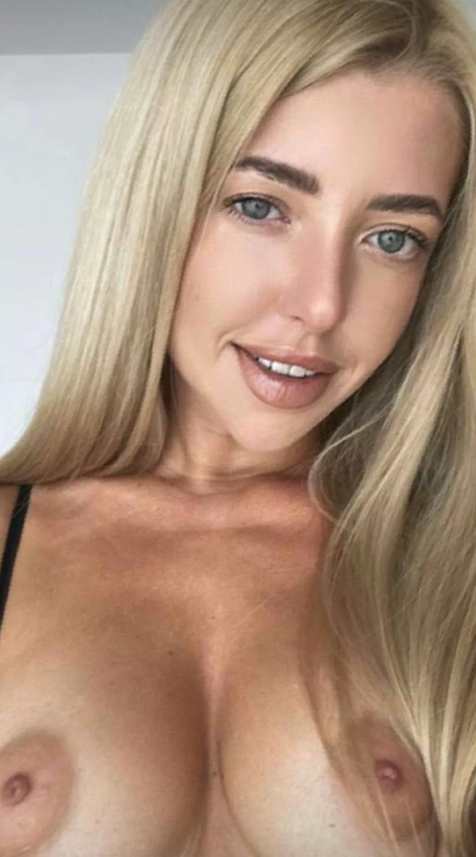 Im happy when I post my boobs on the Internet