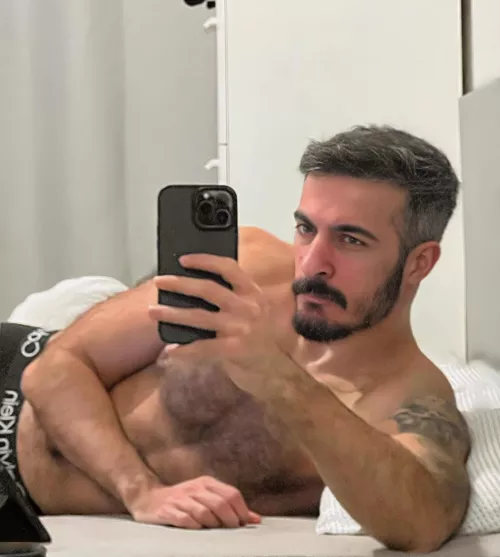 Long time no selfie. Good night gay bros! 😴