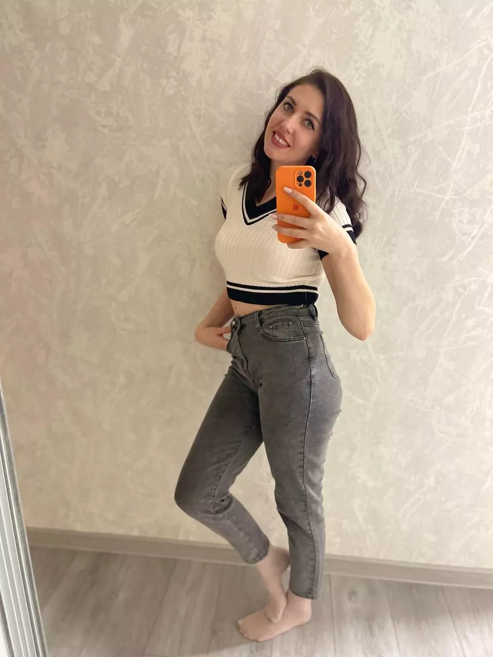 A happy girl looks exactly like this in the mirror...😅