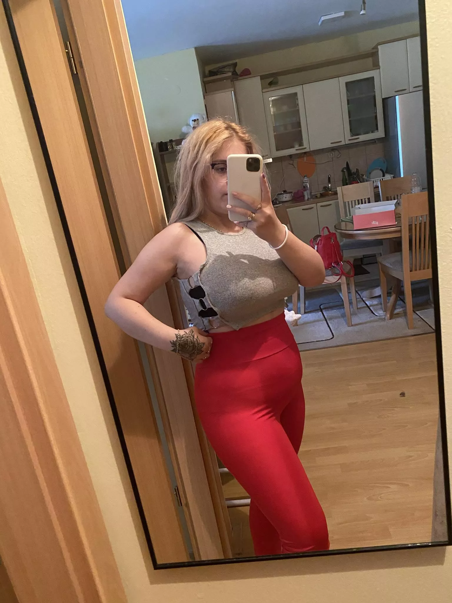 Am I attractive despite being pregnant?