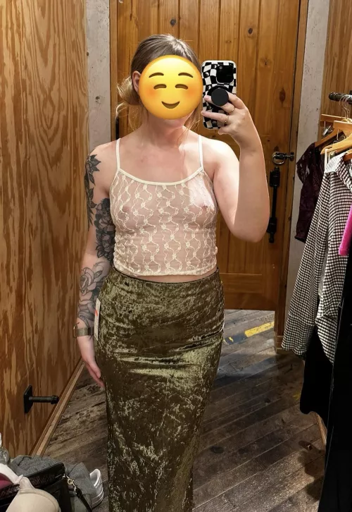 Is it too late to make a New Year’s resolution? If not, mine is to sleep with more women 😘