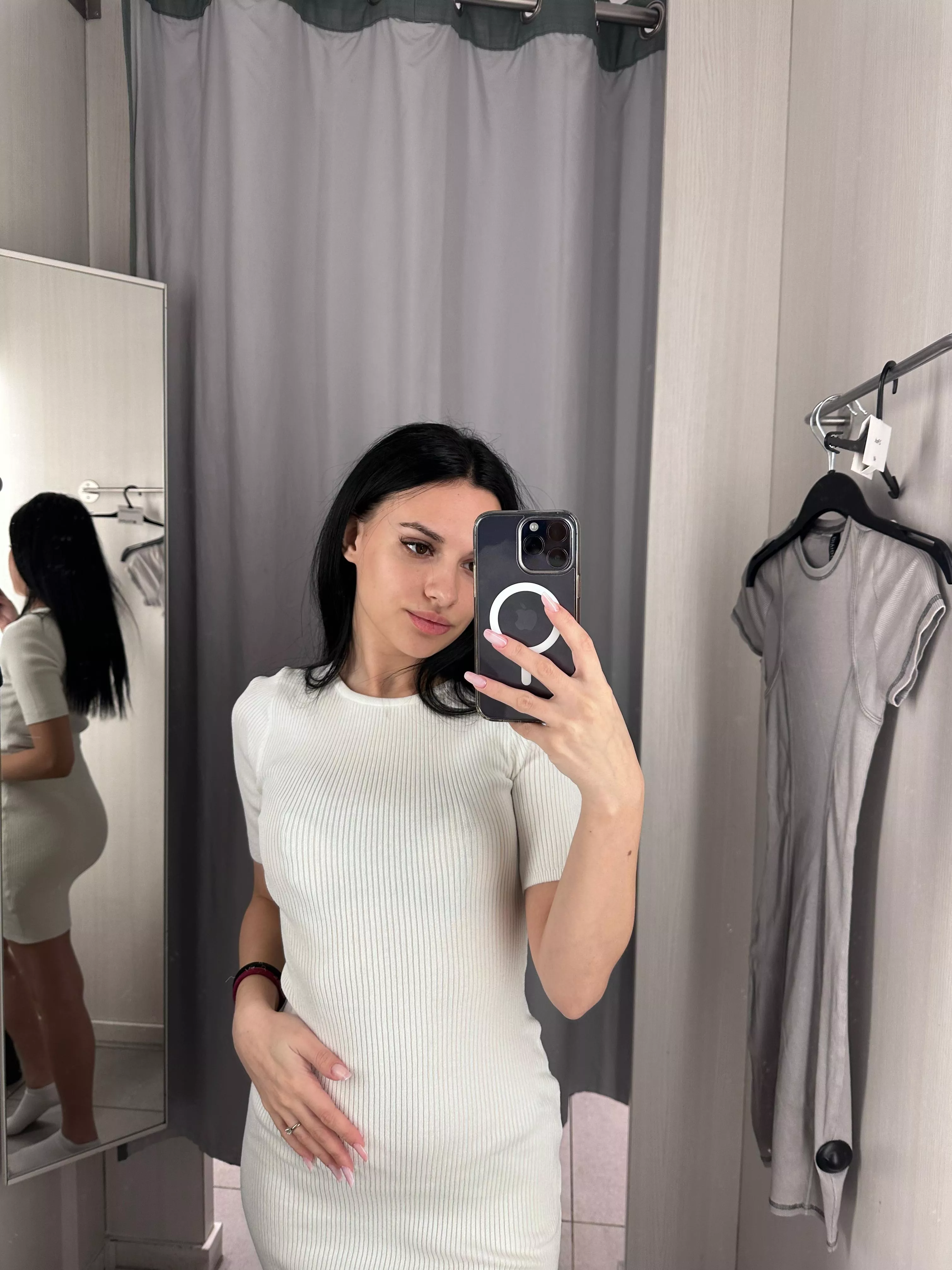 Looks classy always in white outfits