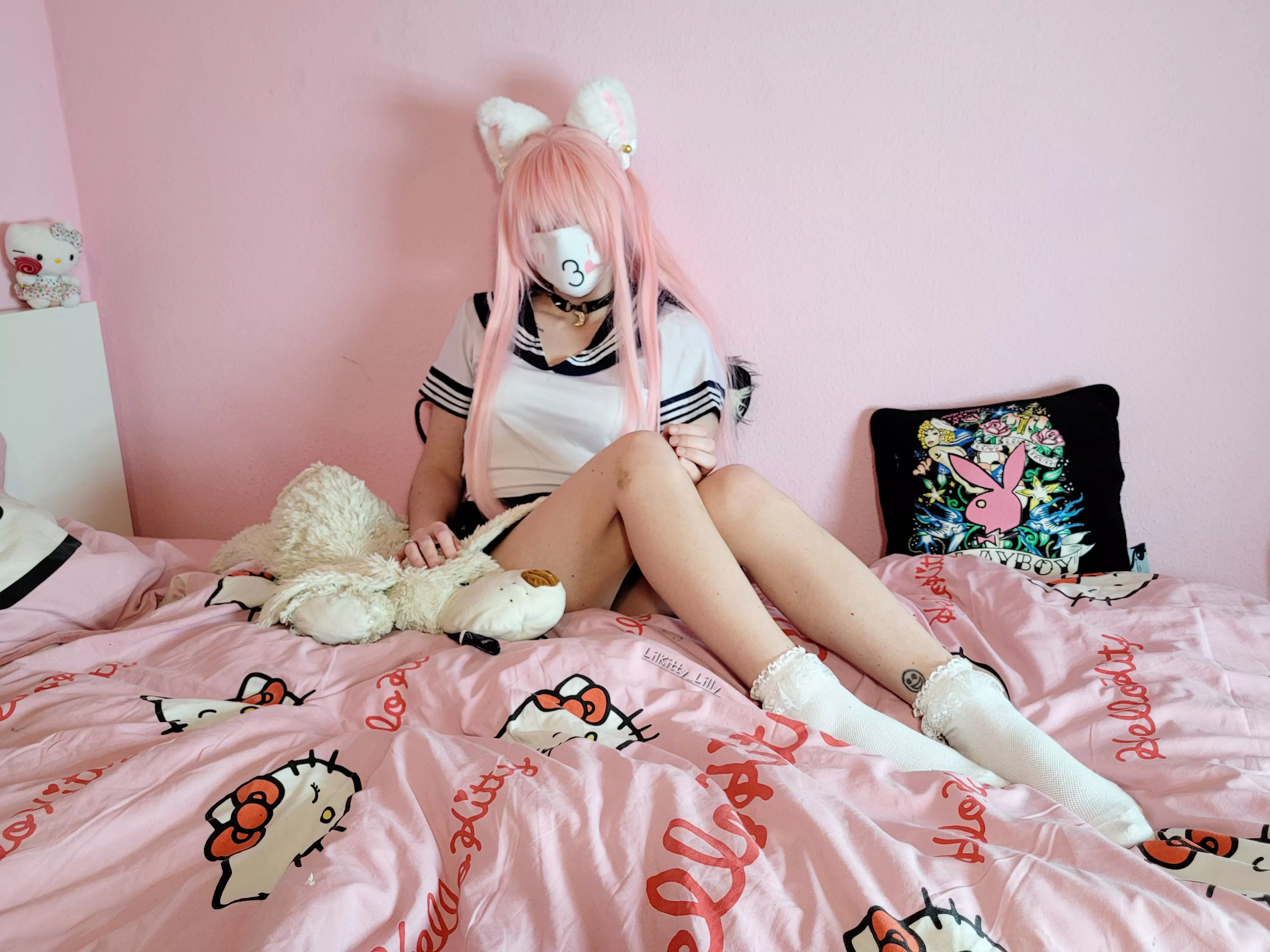 Pocket-sized waifu ready for action! 💕