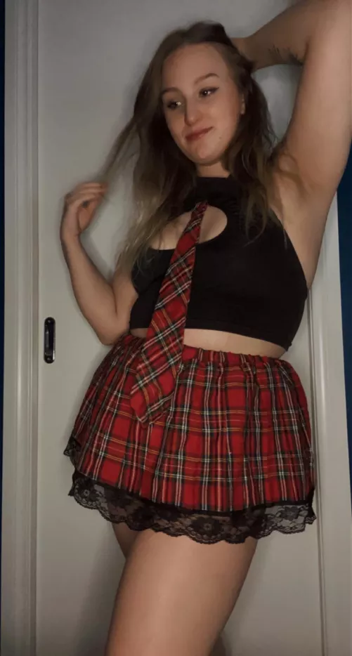 Would you fuck a big titty and big ass girl? 😈