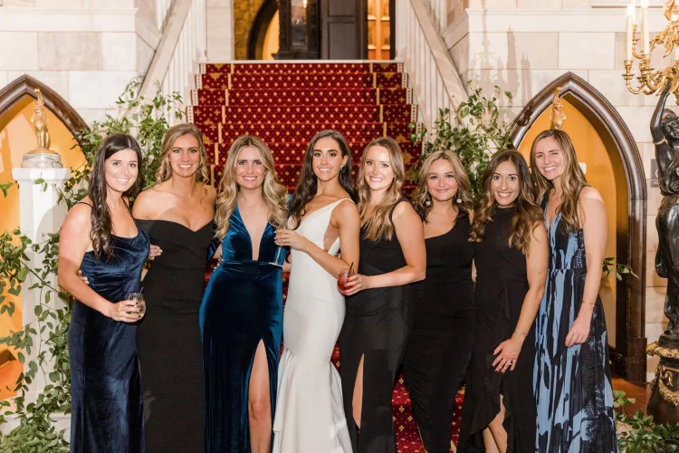 A bride and her seven friends💯🔥