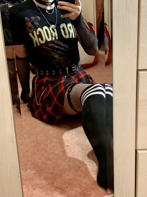 Anyone up to get know each other 💕