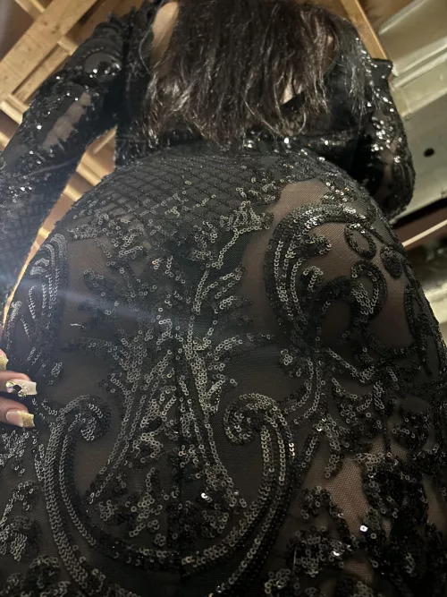 Ass out hair down dressed it's a special day for me