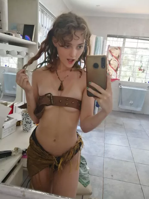 Confidence in every inch, my smaller curves radiate a sexy self-assurance. F18