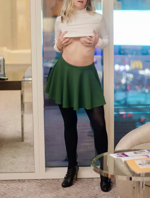 Crop tops are my favorite @charlottemilf2.0