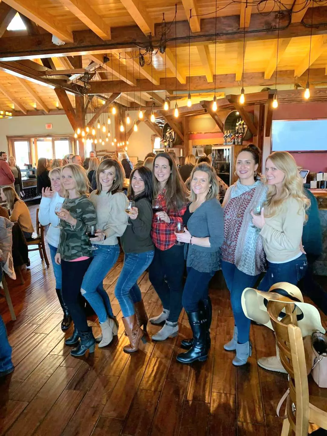 Eight hot moms💯🔥