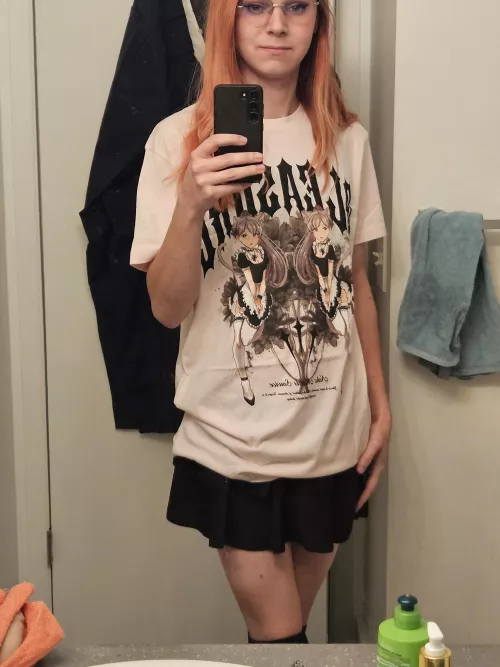Got a new shirt :3