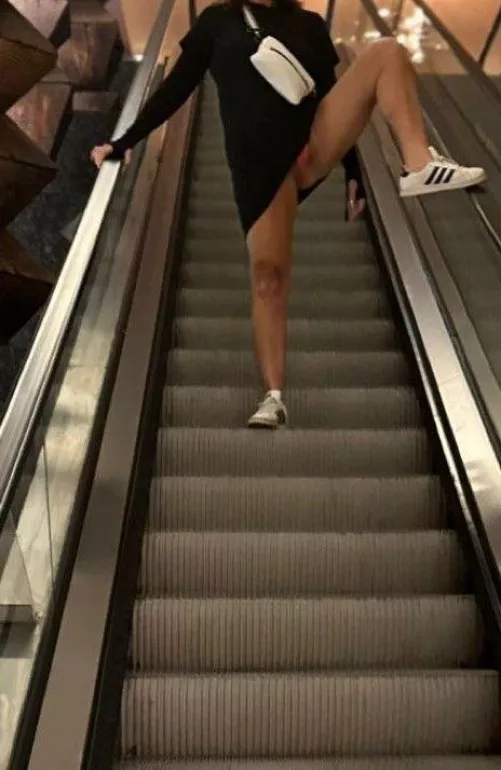 Having fun on date night 👅