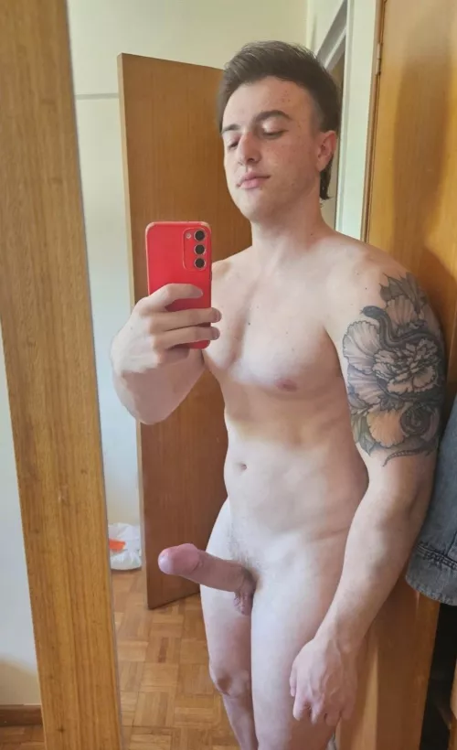 I'm so bored 😔 (bored=horny)