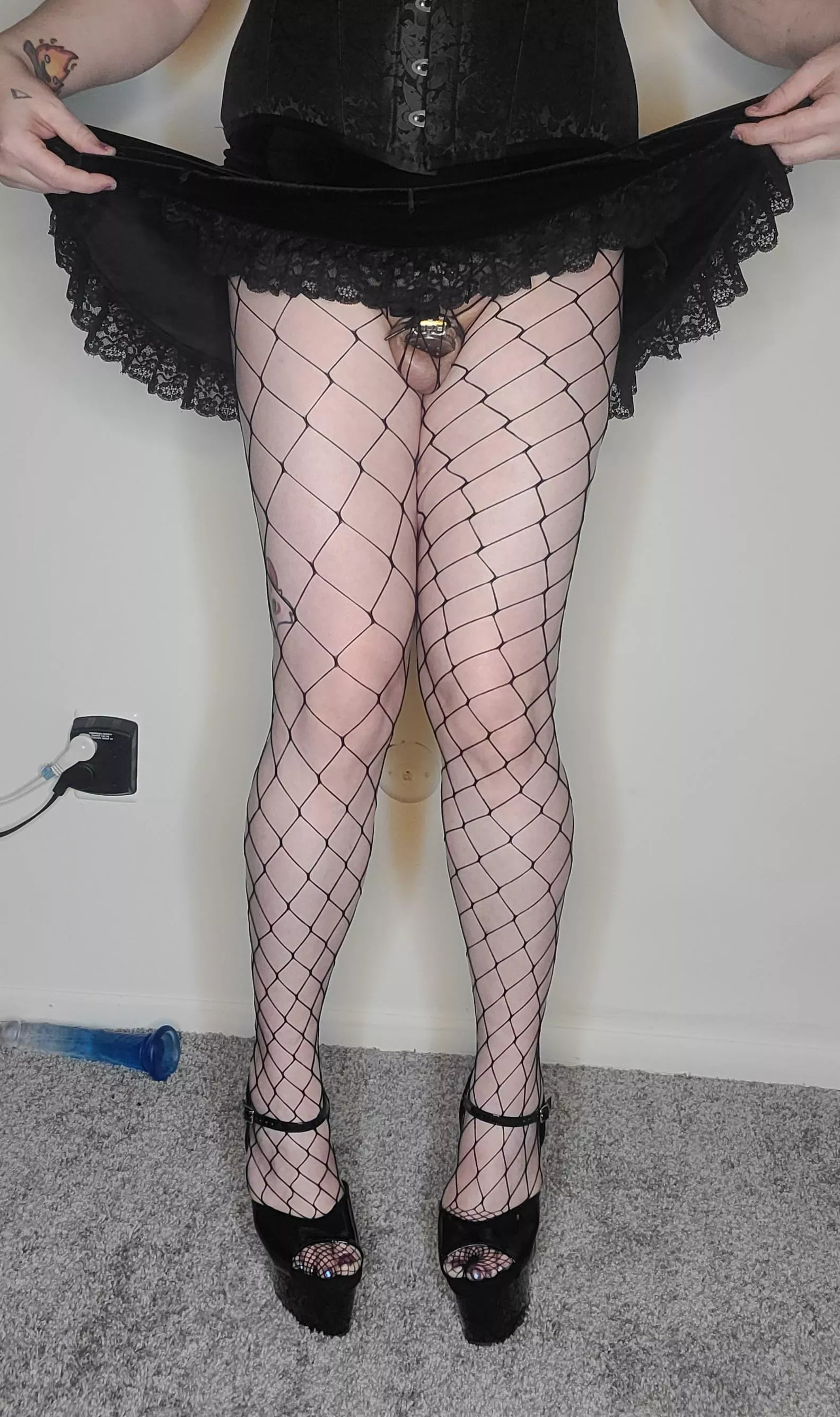 My clit is throbbing in it's cage this morning