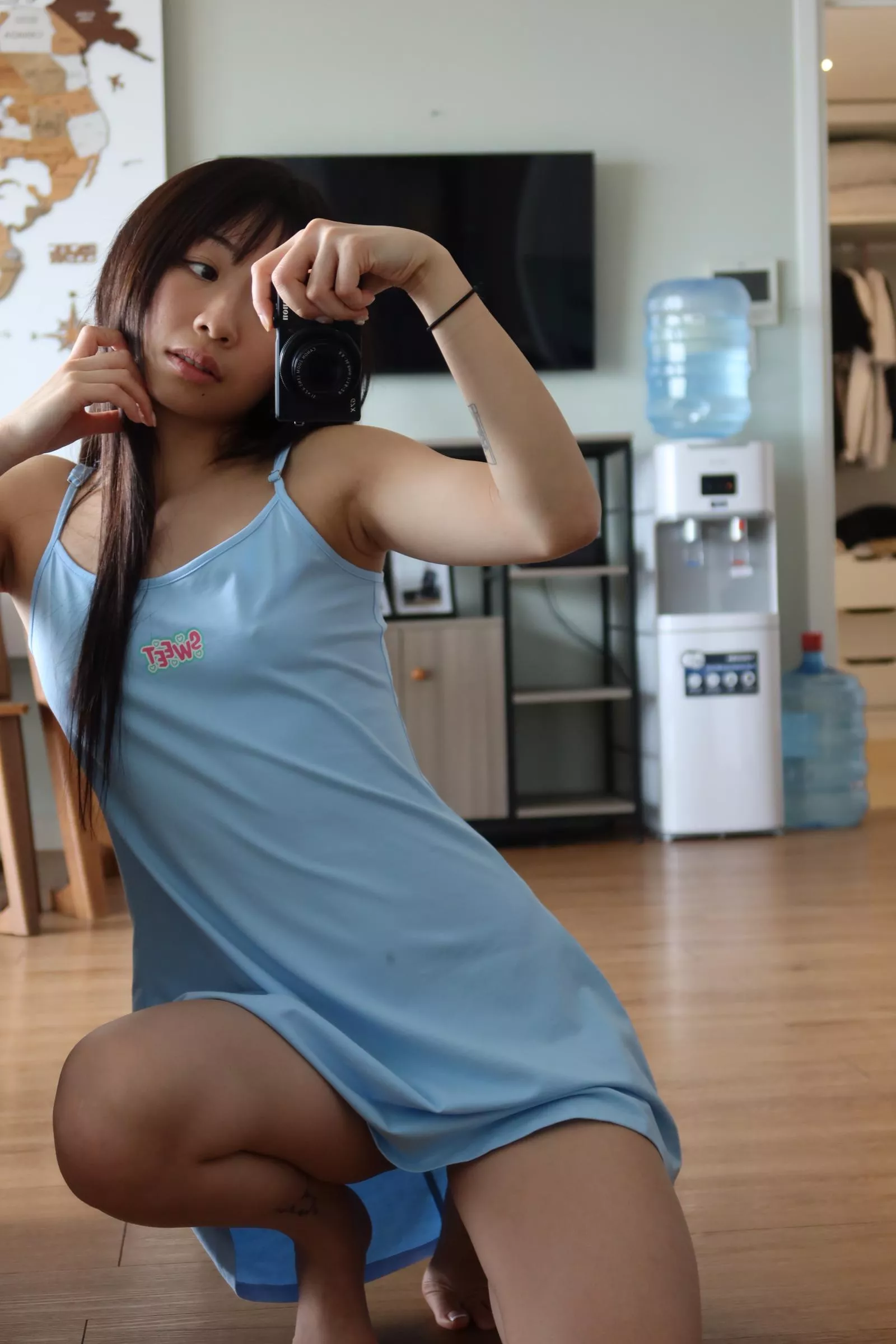 Petite Luna (@xxluna.aa)