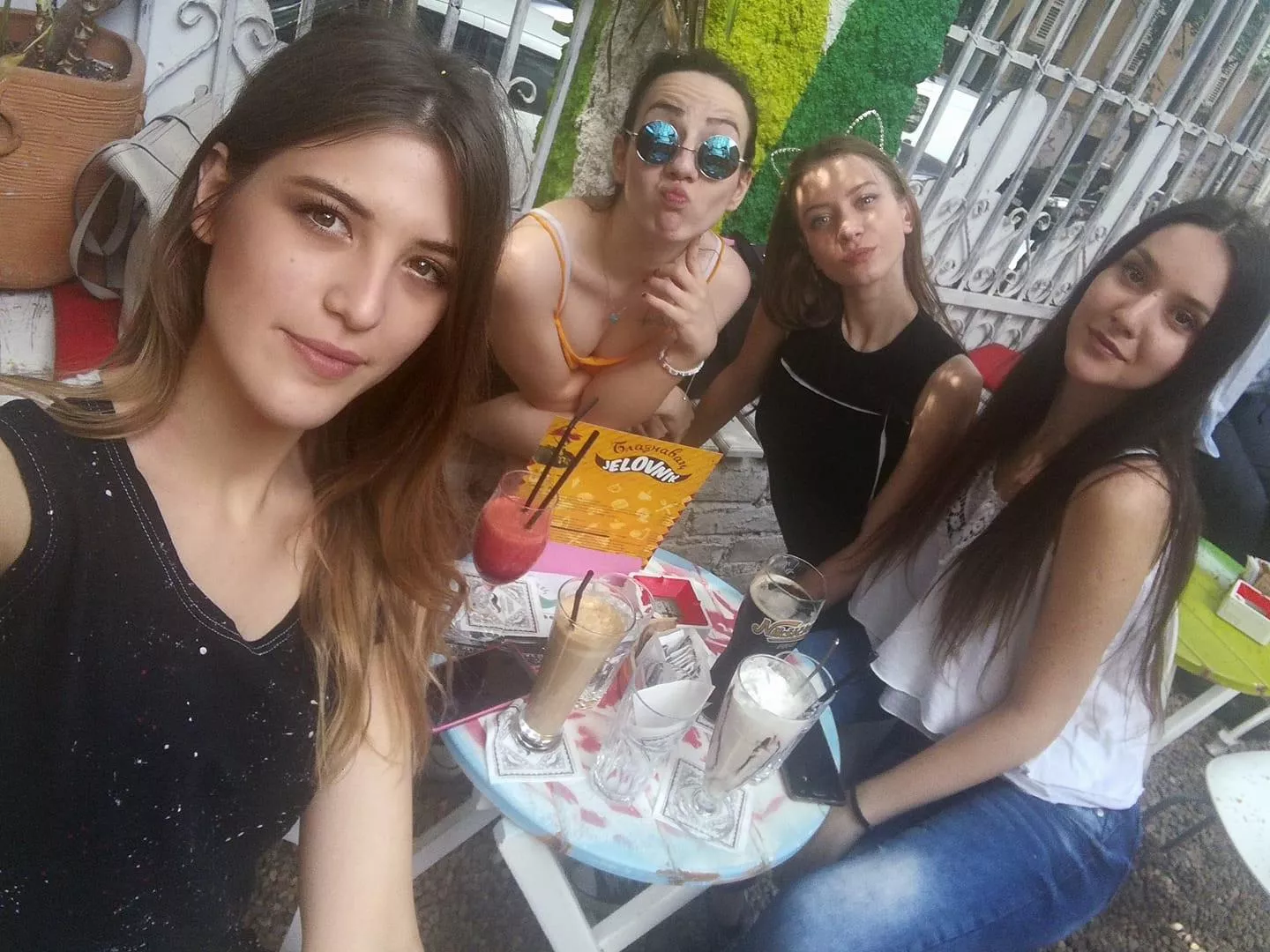 Rank coffeehouse girls