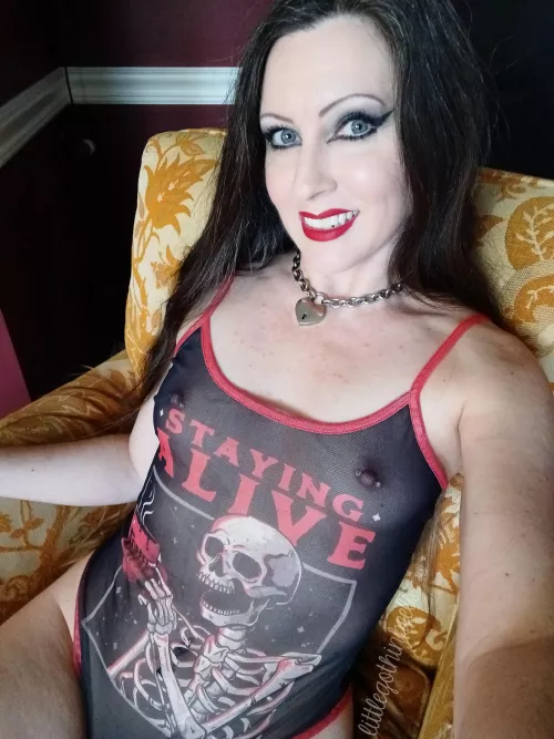 real goth milf (42F)