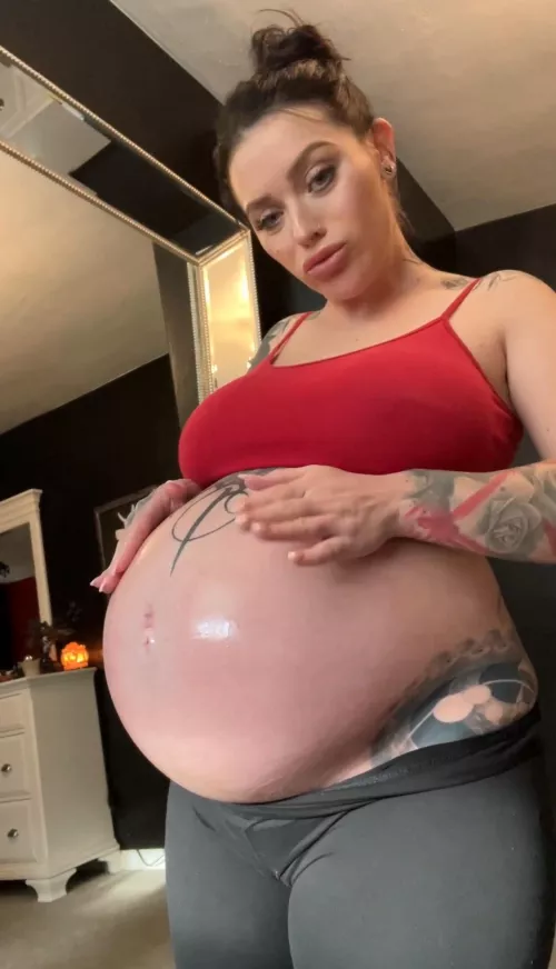 Would you tap on my oily belly?