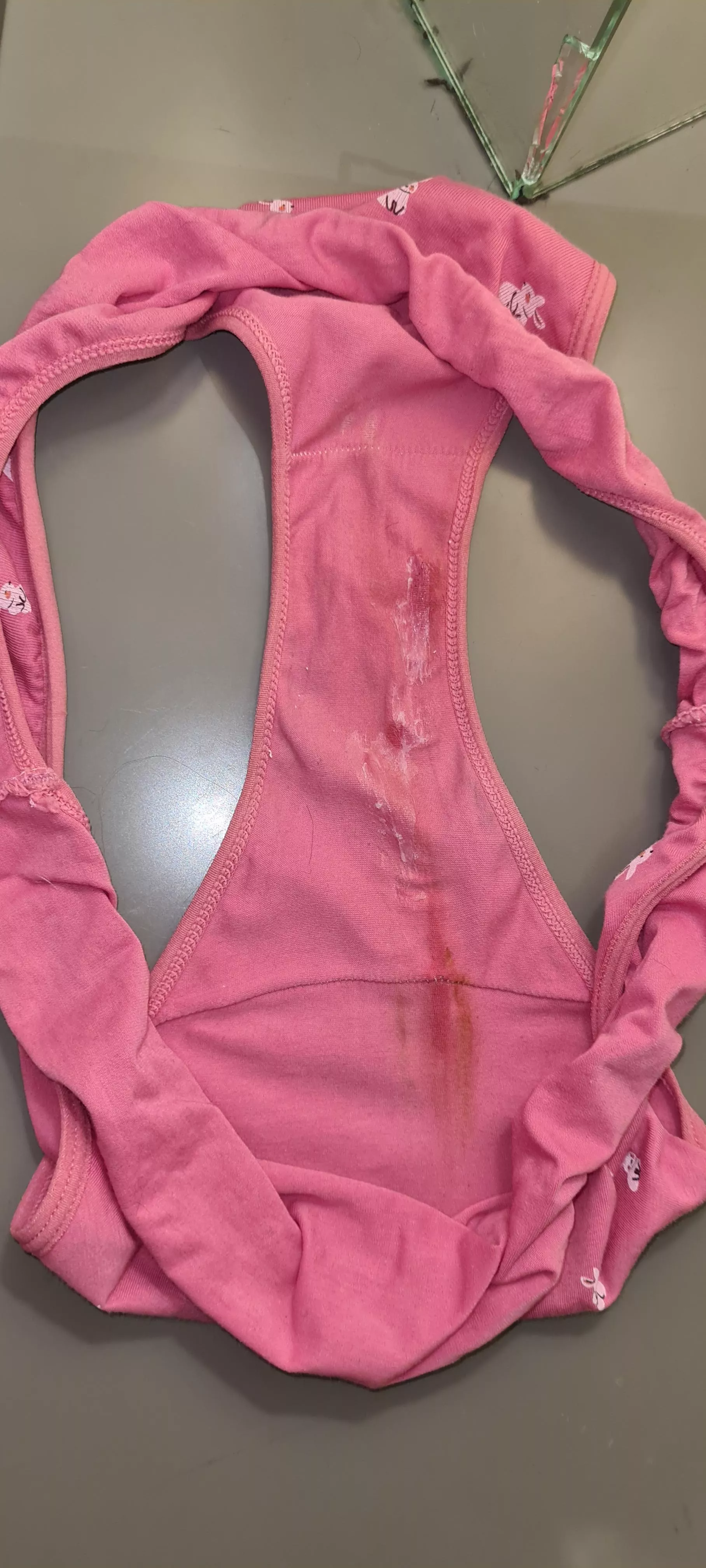 Lovely skids and juicy 24h wear!