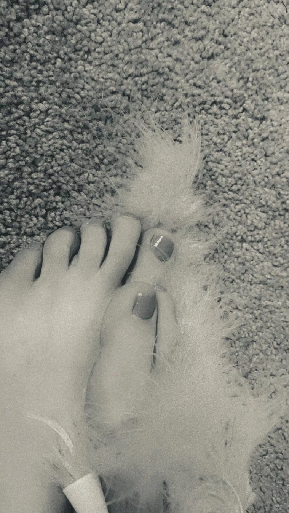 My toes want to play ❤️ oc